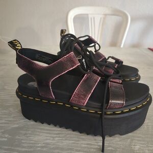 Womens Sz 7 Dr. MARTENS PLATFORM sandals New